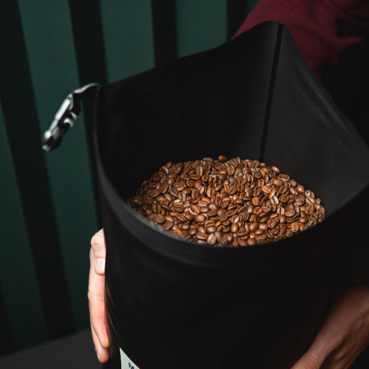 SmartPak Max bag full of coffee with roastery branding